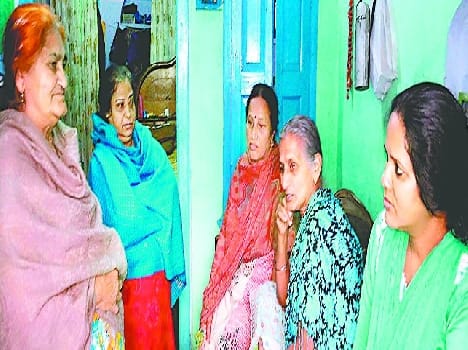 Women concerned about looting in Ramnagar